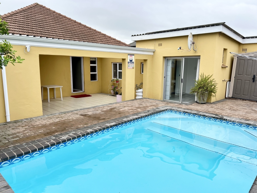 4 Bedroom Property for Sale in Churchill Estate Western Cape